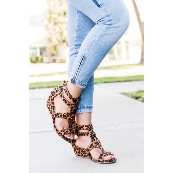 NWOT LEOPARD Wedge Double Strap Heel - Picture 3 of 12